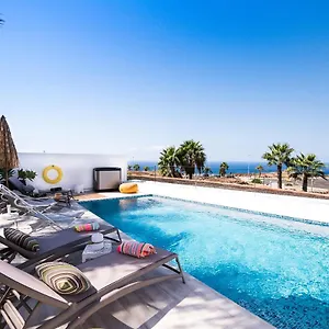 https://villa-caleta-golf.tenerifehoteles.net