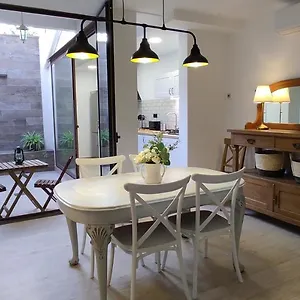 https://casabala-near-the-beach-and-barcelona-center.catalonia-hotels.com
